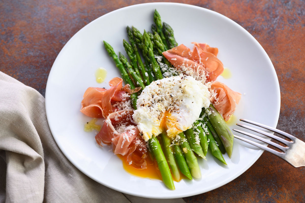 ricetta uova e asparagi
